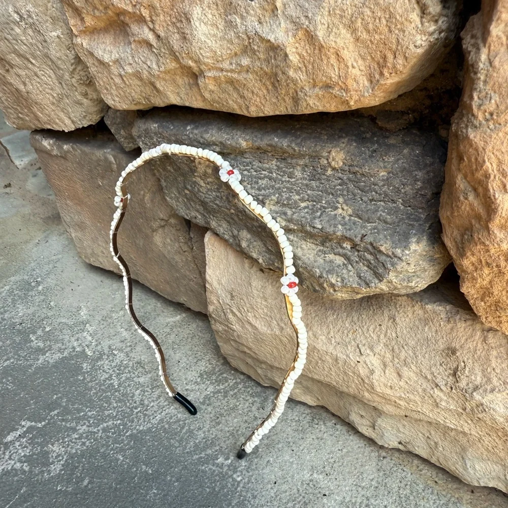 New🌟Anthropologie-Beaded Headband with Flower Accents